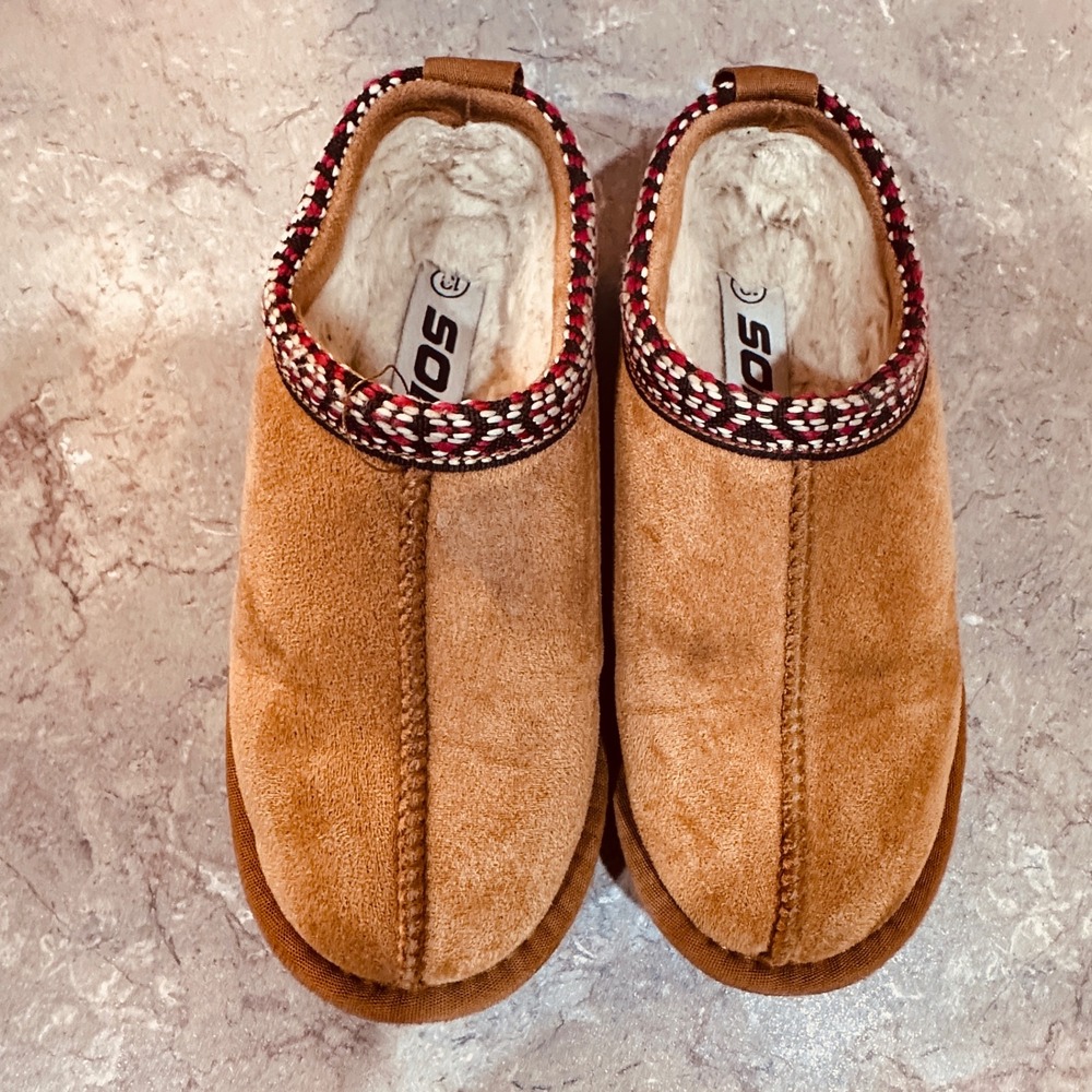 Soda Kids Faux Suede Fur Lined Mules Slippers Tan Brown Braid Trim Size 13 Kids